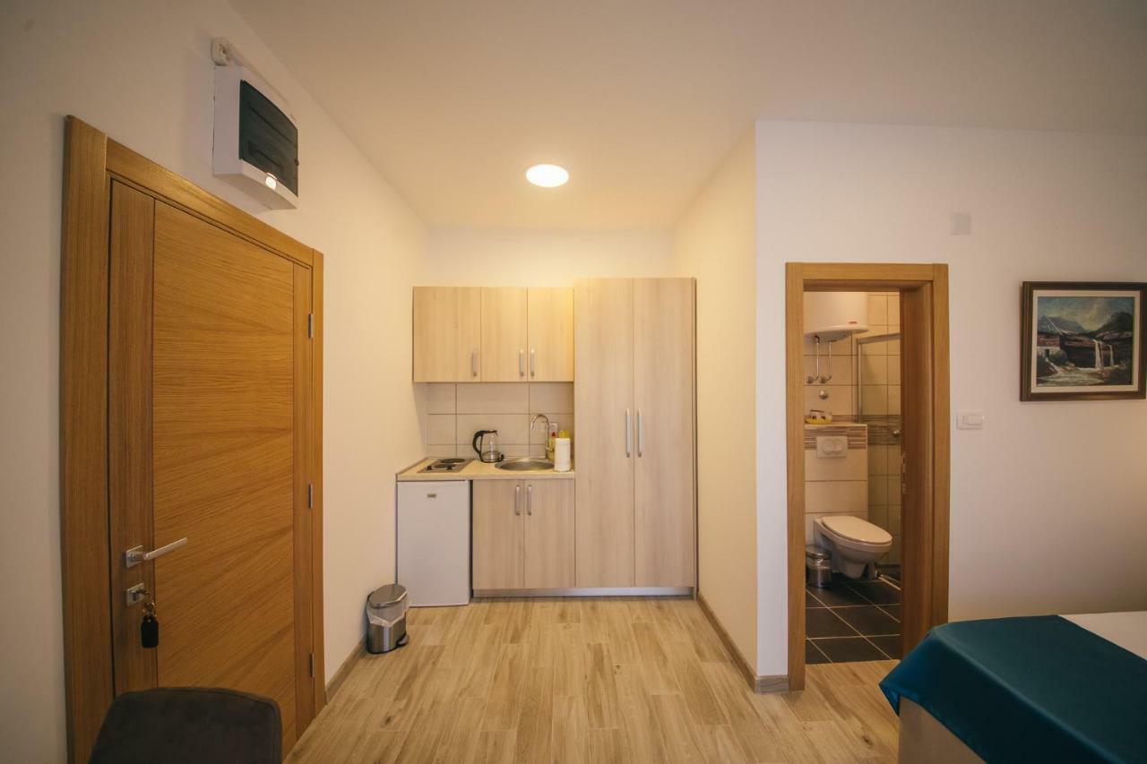 Apartments Vojislav Virpazar Eksteriør bilde