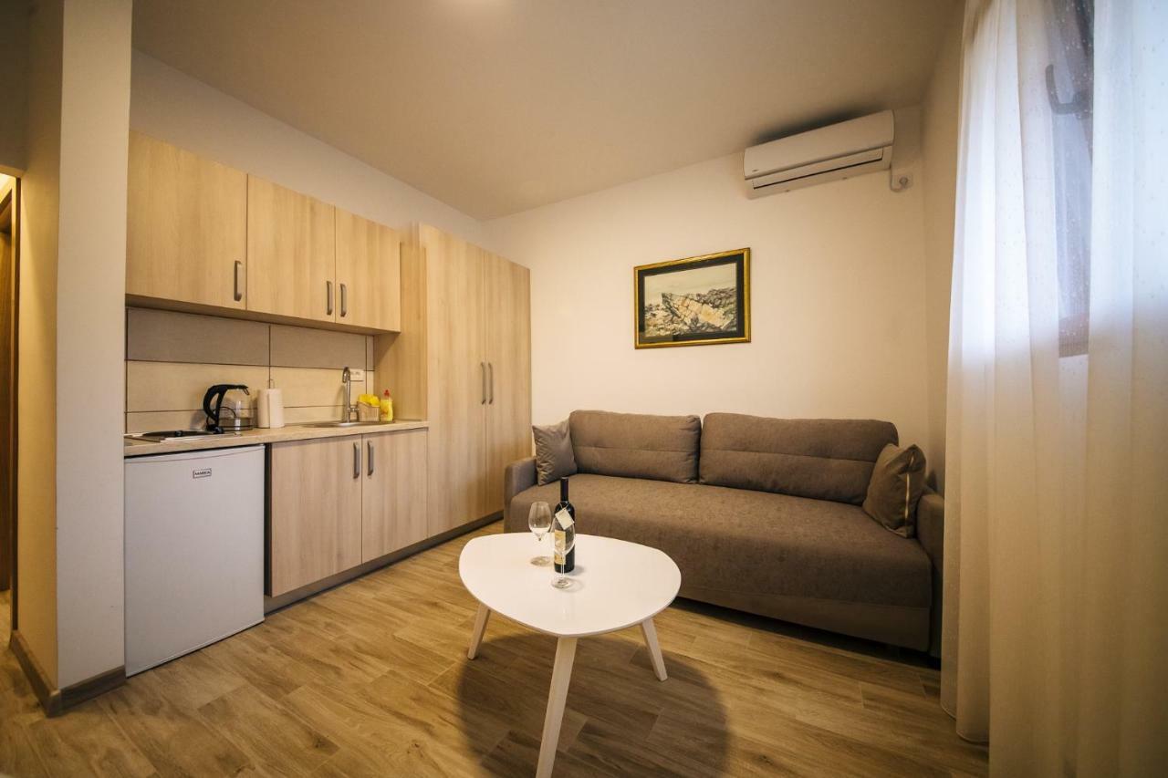 Apartments Vojislav Virpazar Eksteriør bilde